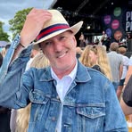 Mark Earls - Facebook
