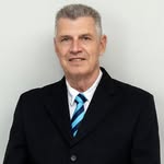 Mark Elliott - Harcourts Manager & Property Expert - @markelliott.sa - Instagram