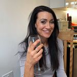 Mark and Kate Percival - @winereviewers - Instagram