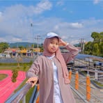 Marnie Awan - Facebook