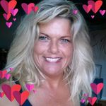 Martha Cromwell - @cz28purr - Instagram