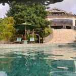 Martin and Julie Mansfield - @tropicalhideawaybequia - Instagram