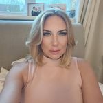 Martine Baker - @martinebaker09 - Instagram