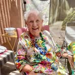 Mary Applegate - Facebook