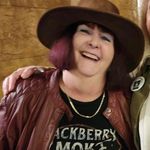Mary Bealer - @saberblade13 - Instagram