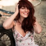 Mary Debord - @debord9205 - Instagram