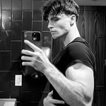 Matthew - @mat.thewhandsome - Instagram
