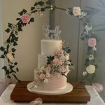 Maureen Betts - @maurcrest - Instagram