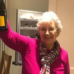 @maureencomer49 - Instagram