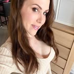 Mavis rose roy - @mavisroseroy2004 - Instagram