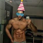 @maxbeach_ - Instagram