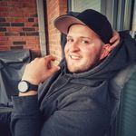 Max Burk - @mistermamibu - Instagram