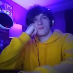 Max Strickland - @juli_sumthin - Instagram