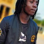 max sur le trône - @polydordkabamba2021 - Instagram