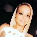 Julie Maxine - @maxine.jelly.bean - Instagram