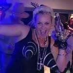 Maxine Lowe - @maxine.lowe.71 - Instagram