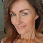 Maxine Skinner - @themodernsorceress - Instagram