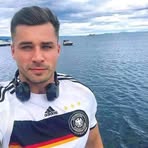 Maxwell Alexander - Facebook