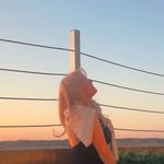 Maya Bradley - @belou.maya - Instagram