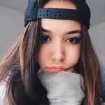 Maya Lowry - @maya.lowwww - Instagram