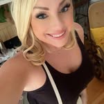 Megan Katz - @m.a.k.4.20 - Instagram