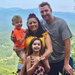 Meagan McLaughlin - @meg11booth - Instagram