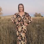Meghan Hennessy /somatic therapist, sound healing, yoga - @somatictherapydenver - Instagram