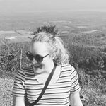 Megan Nagle - @the_weird_mom_friend - Instagram