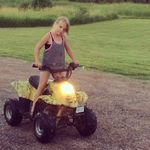 Megan Sell - @mellon_sellibob - Instagram