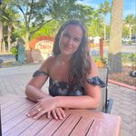 Megan Suzanne - @meg_yfantis - Instagram