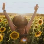 Megan Thatcher - @flowerfulviews - Instagram