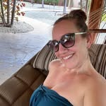 Mel Armstrong - @melzolita - Instagram