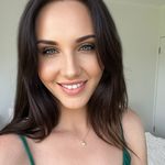 Mel Davis - @meldaviis - Instagram