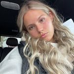 Mel - @melanie_barloww - Instagram
