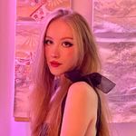 Melanie - @melaniebee - Instagram