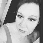 Melanie Devine - @meldev41 - Instagram