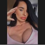 Melanie Devlin - @melaniedev.x - Instagram