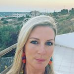 Melanie Devlin - @melaniedevlin76 - Instagram