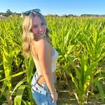 Mel - @melanie._grace - Instagram