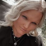 Melanie Hager - @mellyhager - Instagram
