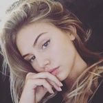 Melanie Ives - @melanie_ives - Instagram