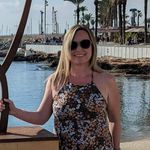 Melanie Ives - @melanie.ives.5 - Instagram
