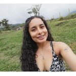 Melanie Mora - @melanie_moraaa - Instagram