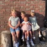 Melanie Powell - @henneuadd - Instagram