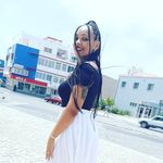 Melanie Rocha - @rochananas - Instagram