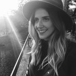 Melanie Sauer - @mela_saur - Instagram