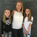 Melissa Auclair - @intoyourpage - Instagram