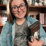 melissa | bookstagram 📚 - @melissathebookaddict - Instagram