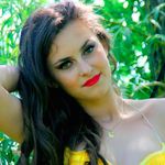 Melissa Button - @melybutton - Instagram