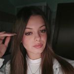 Mely - @melissa.cesaree - Instagram